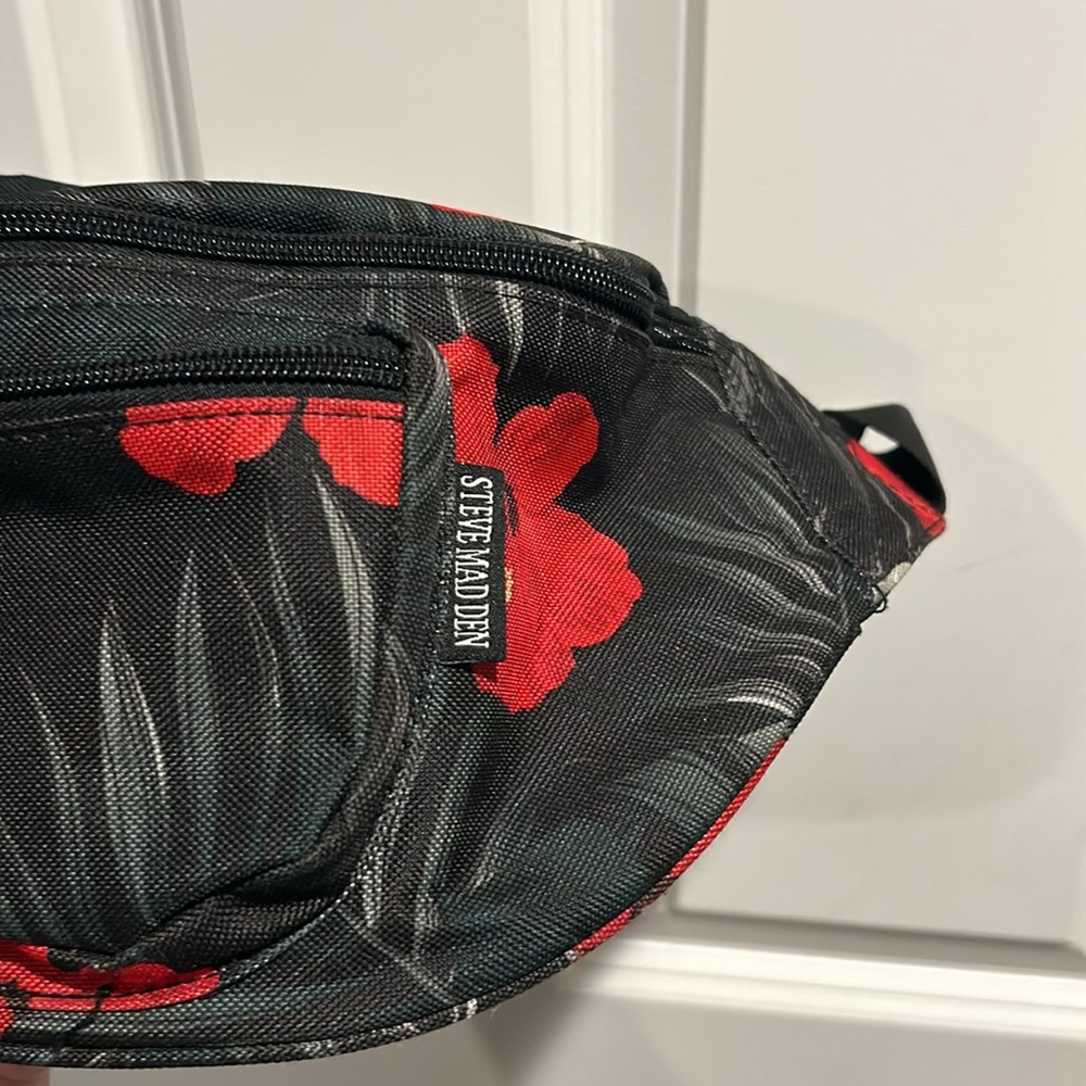 Steve Madden Fanny pack - Picture 4 of 8